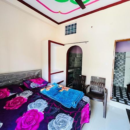 Gayatri Homestay Rudraprayāg Exteriör bild