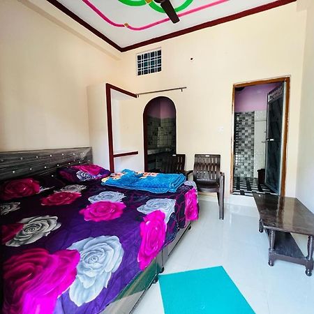 Gayatri Homestay Rudraprayāg Exteriör bild