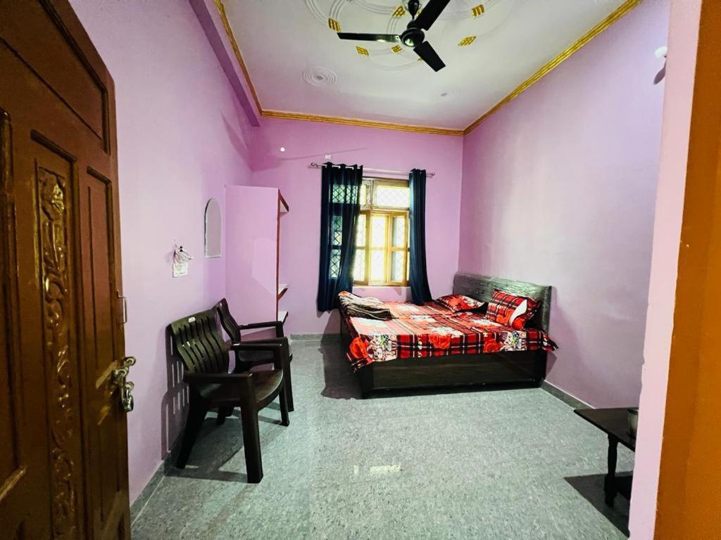 Gayatri Homestay Rudraprayāg Exteriör bild