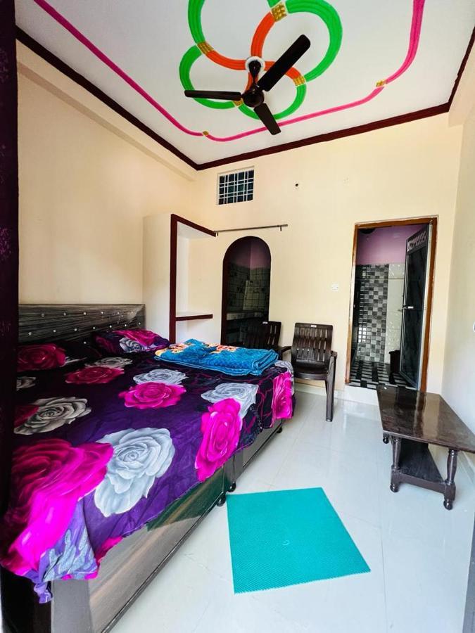 Gayatri Homestay Rudraprayāg Exteriör bild