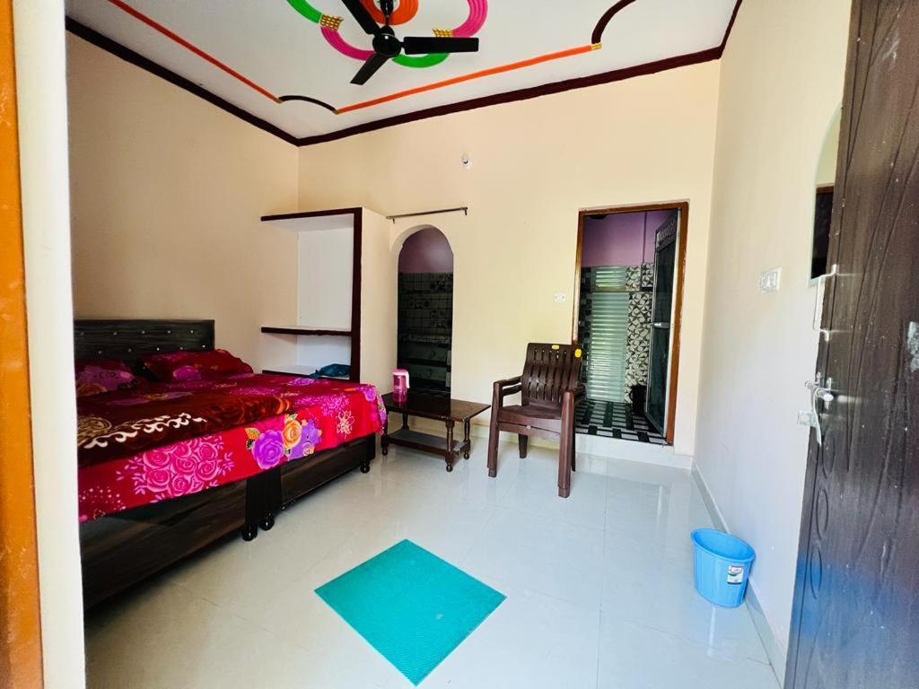 Gayatri Homestay Rudraprayāg Exteriör bild